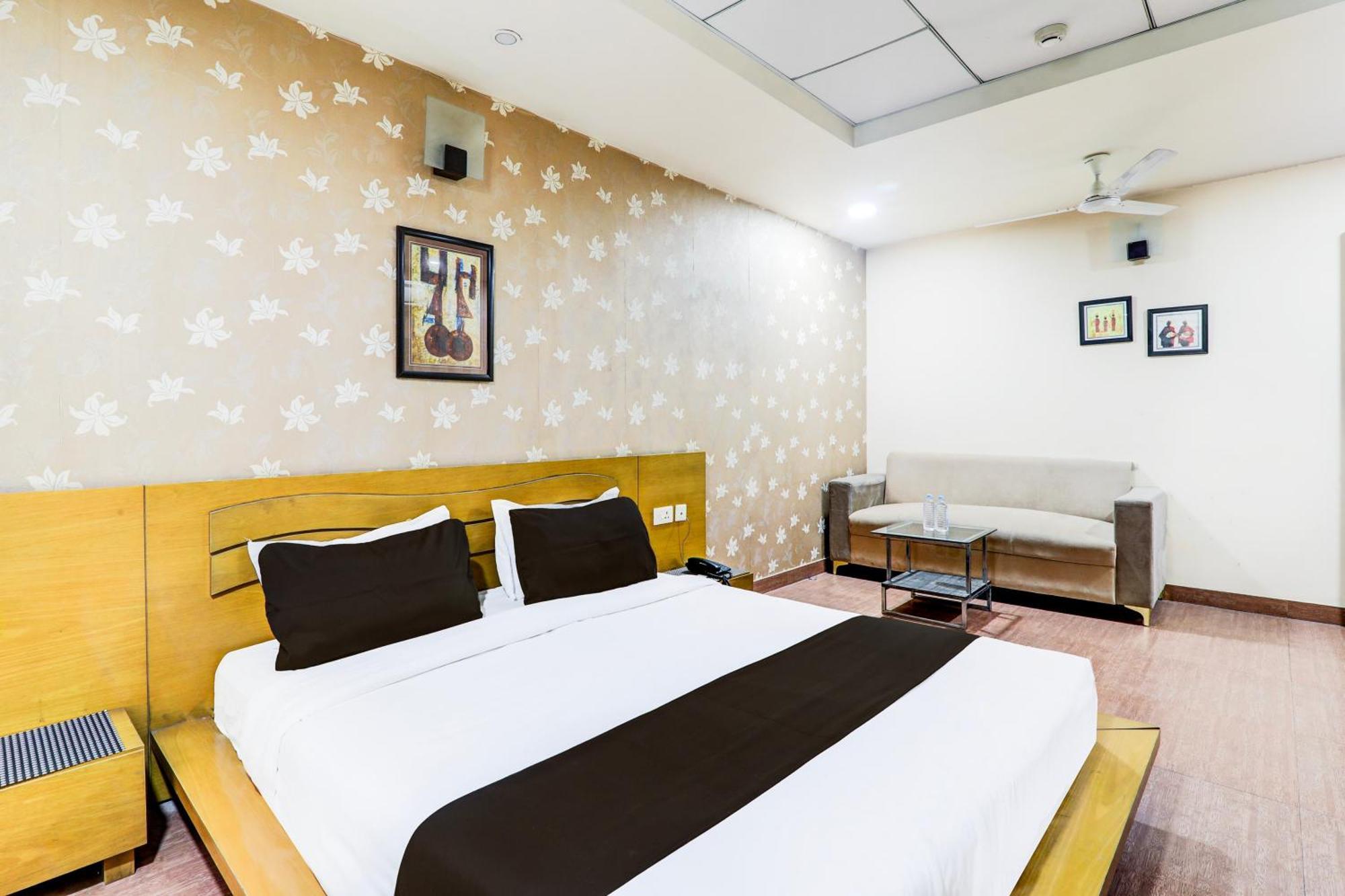 Hotel Townhouse Sakura à Lucknow Extérieur photo