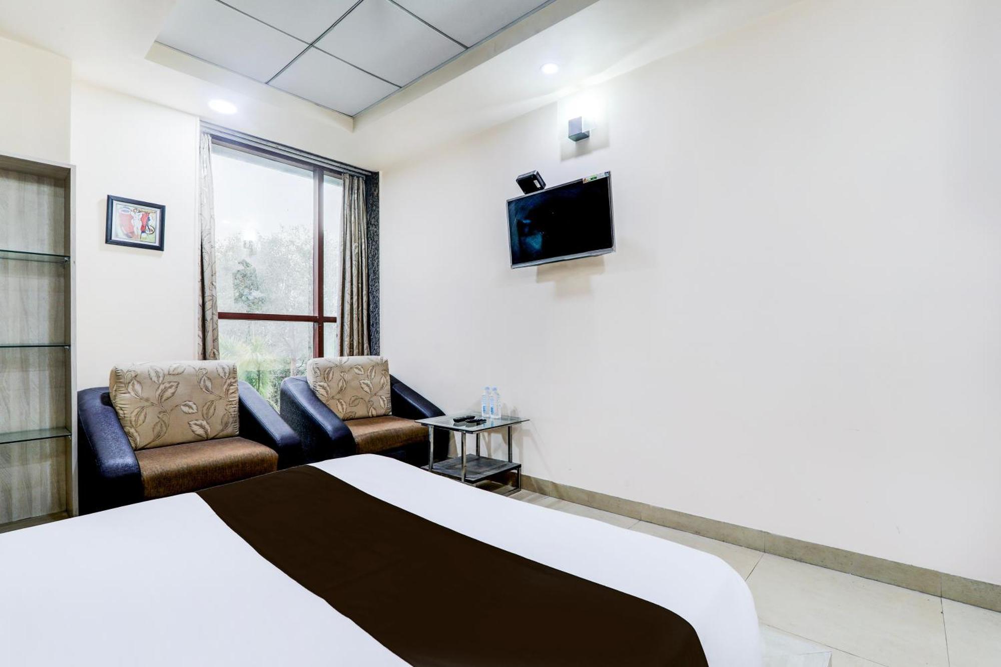 Hotel Townhouse Sakura à Lucknow Extérieur photo
