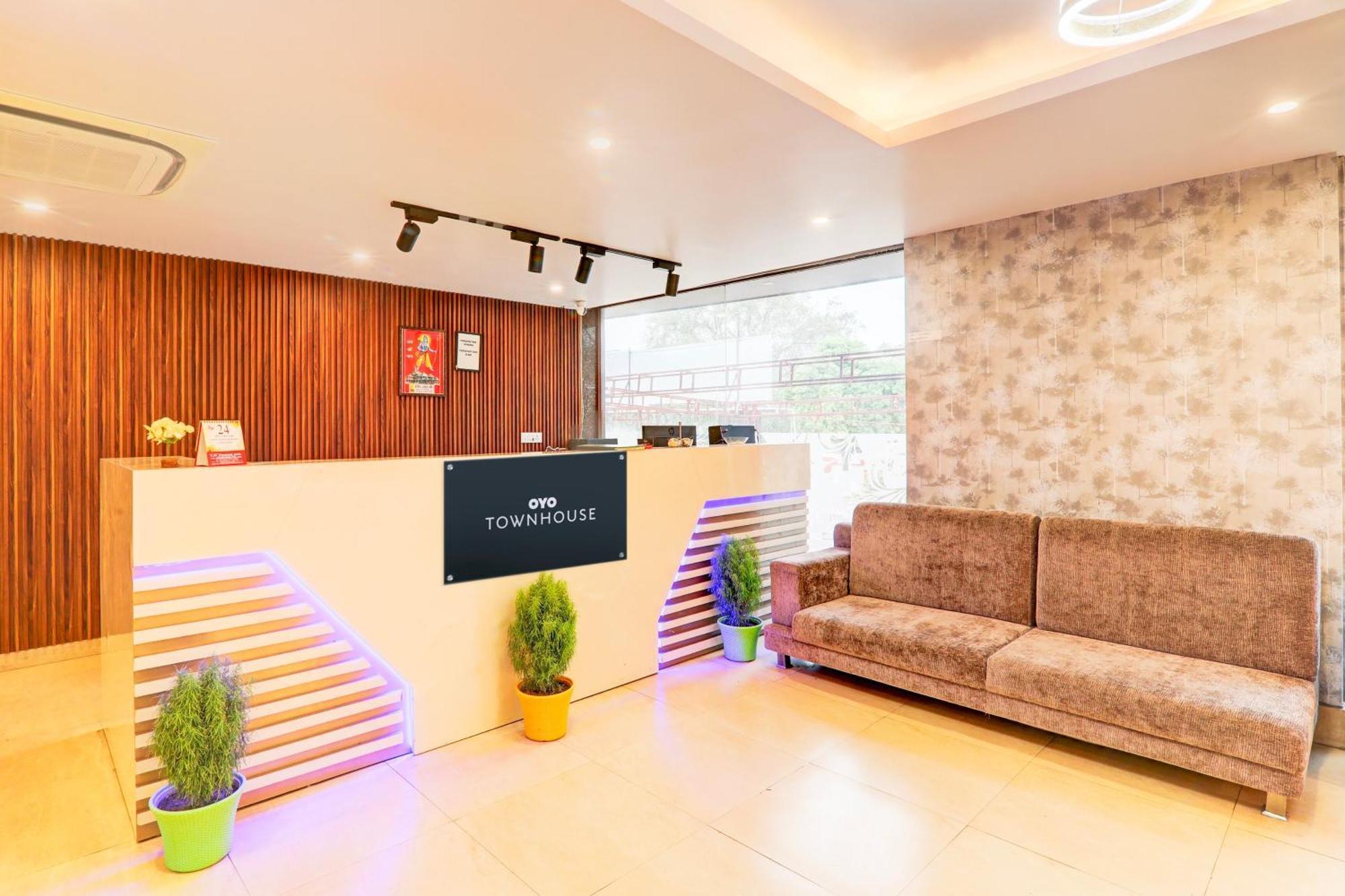 Hotel Townhouse Sakura à Lucknow Extérieur photo