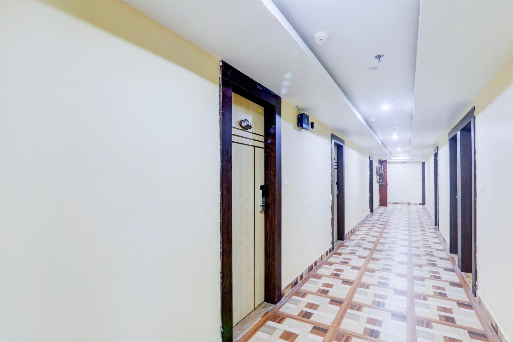 Hotel Townhouse Sakura à Lucknow Extérieur photo